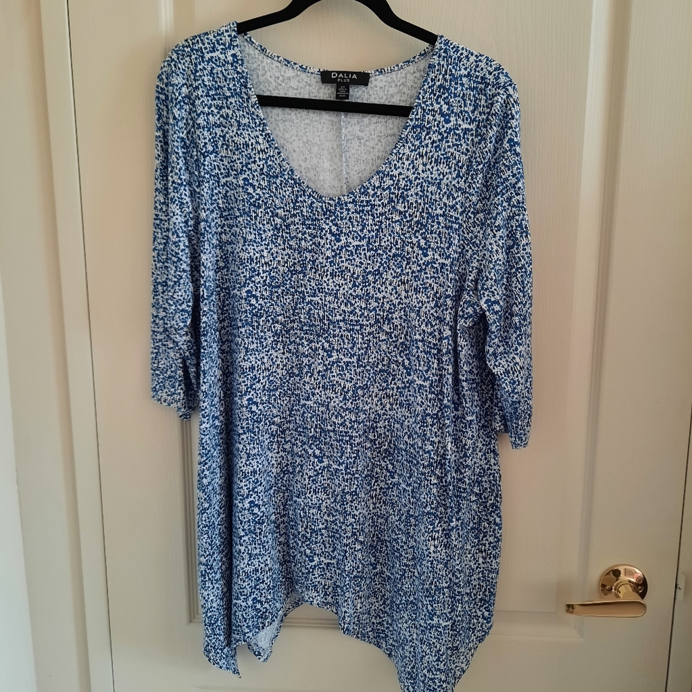Dalia 3/4 Sleeve Sharkbite Top Blue Print 2X